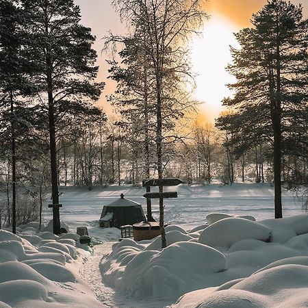 Aurora Igloo With Private Hot Tub By Invisible Forest Lodge Rovaniemi Kültér fotó